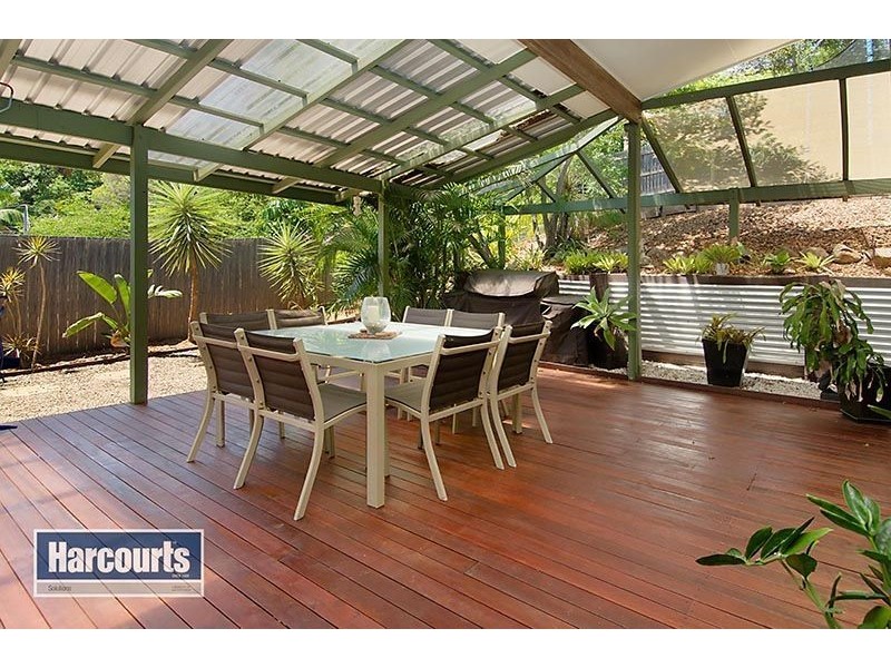 33 Menangle Avenue, Arana Hills QLD 4054