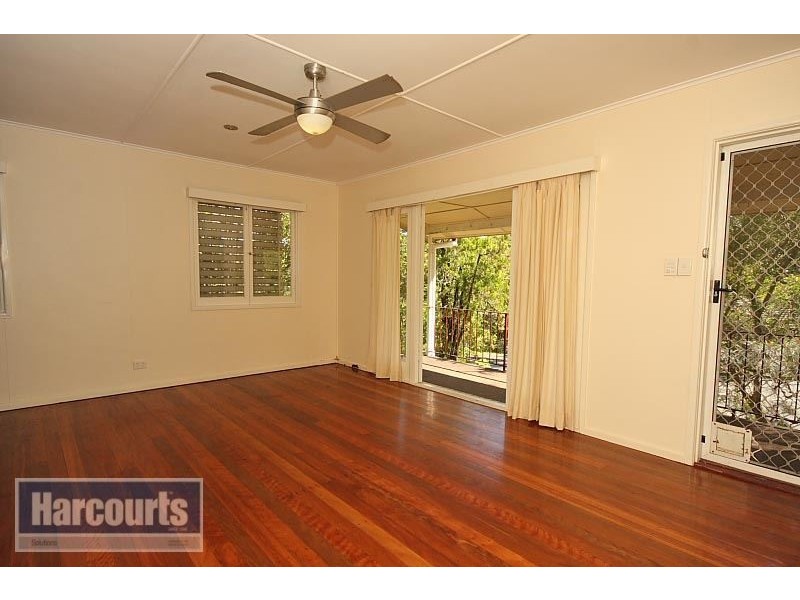 2 Gordon Road, Ferny Hills QLD 4055