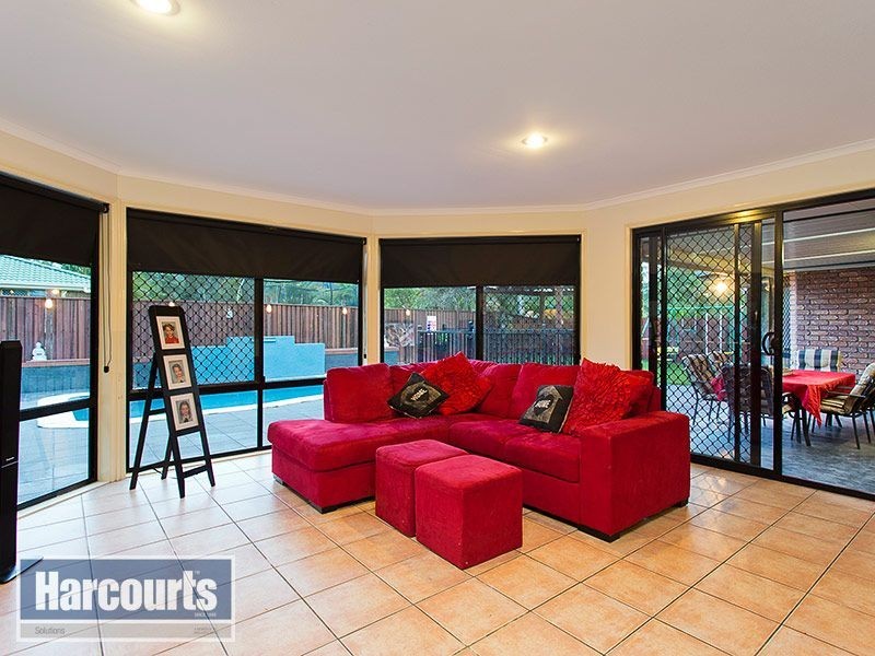 8 Wyellan Place, Upper Kedron QLD 4055