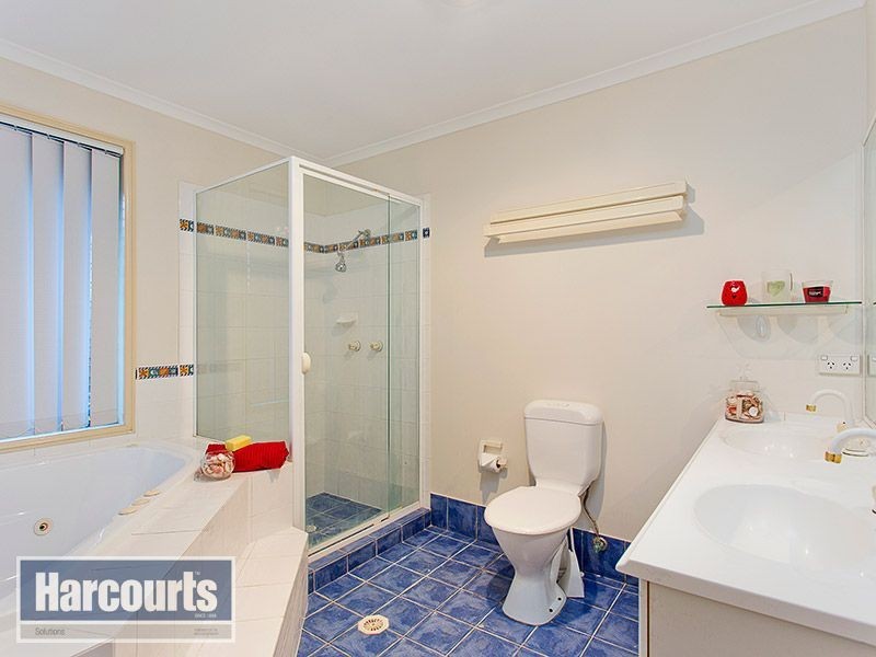 8 Wyellan Place, Upper Kedron QLD 4055