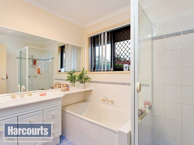 8 Wyellan Place, Upper Kedron QLD 4055