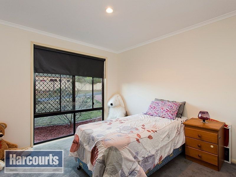 8 Wyellan Place, Upper Kedron QLD 4055