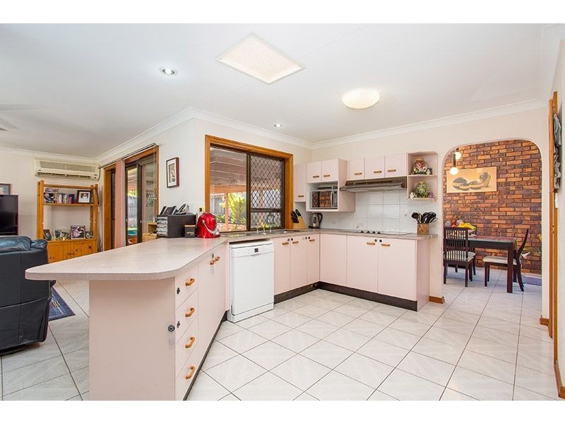 32 Karloff Drive, Stafford Heights QLD 4053