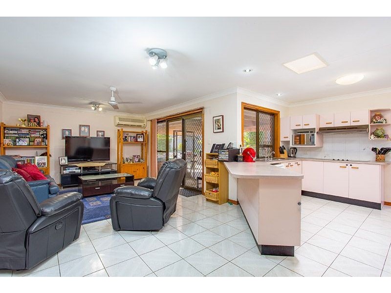 32 Karloff Drive, Stafford Heights QLD 4053