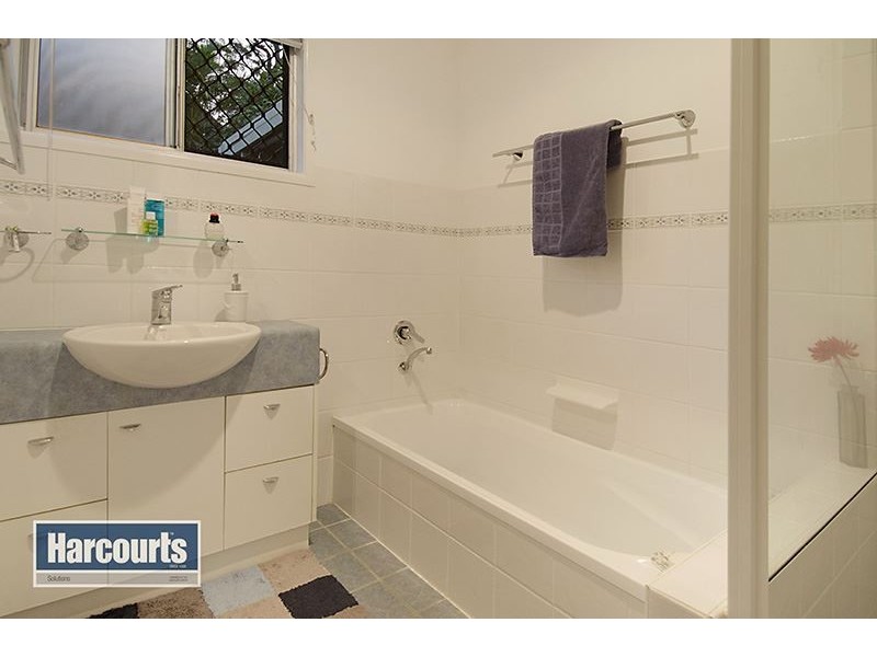 75 Tarnook Drive, Ferny Hills QLD 4055