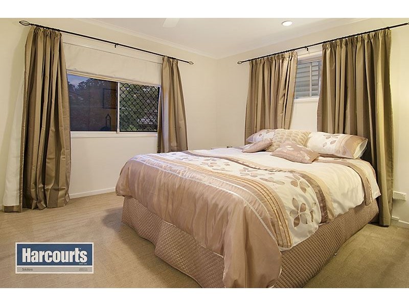 75 Tarnook Drive, Ferny Hills QLD 4055