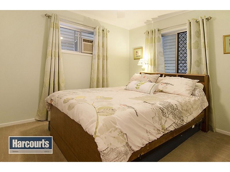 75 Tarnook Drive, Ferny Hills QLD 4055