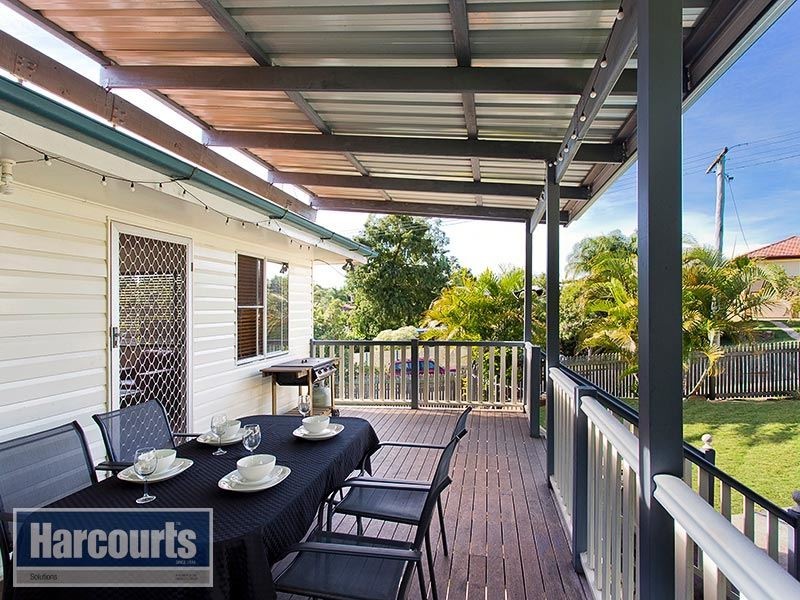 12 Dinterra Avenue, Ferny Hills QLD 4055