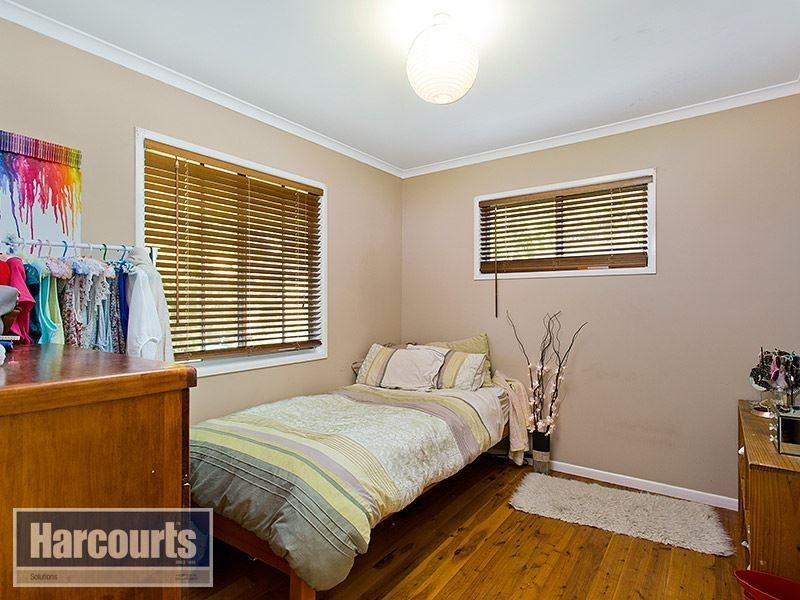12 Dinterra Avenue, Ferny Hills QLD 4055