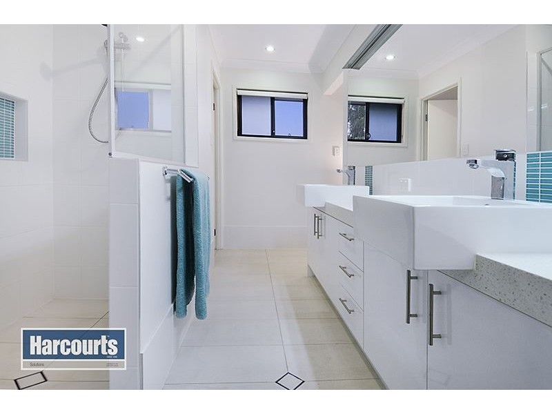 13 Coorong Street, Mitchelton QLD 4053