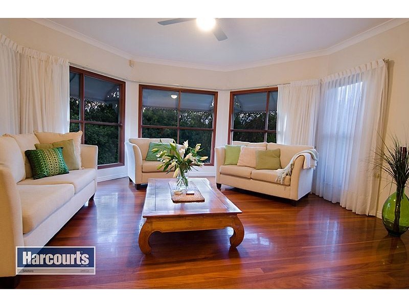 4 Lynwood Court, Ferny Hills QLD 4055