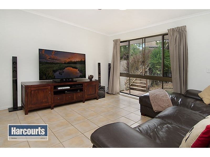 8 Tarawill Crescent, Ferny Hills QLD 4055