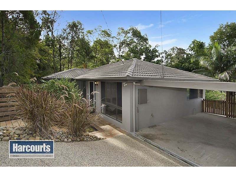 8 Tarawill Crescent, Ferny Hills QLD 4055