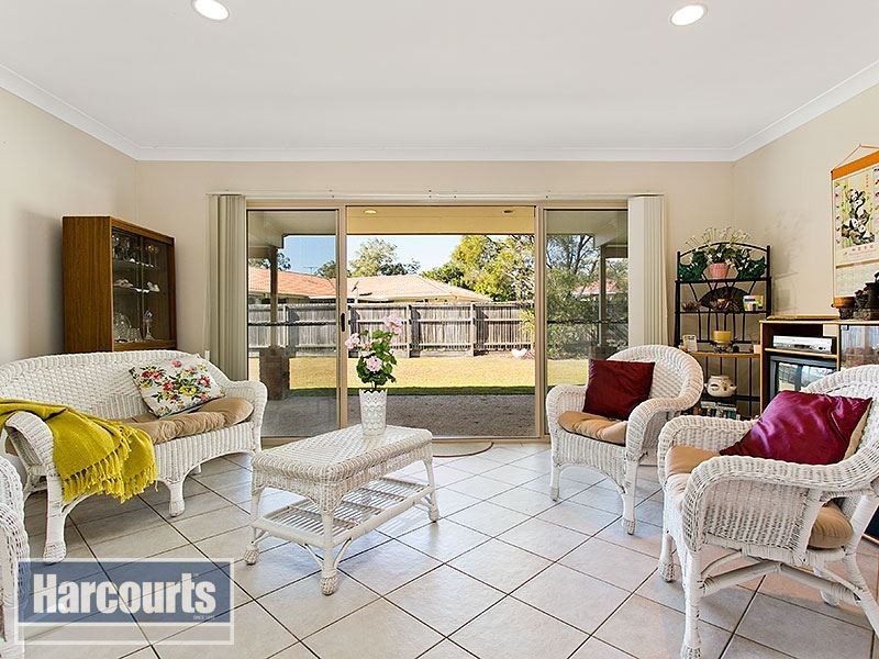 5 Kirralee Crescent, Upper Kedron QLD 4055