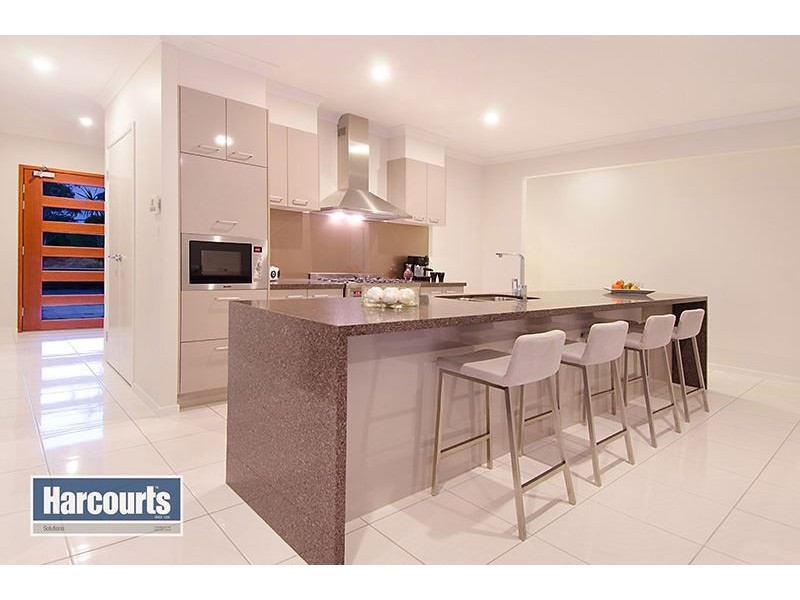 98 Cribb Avenue, Mitchelton QLD 4053