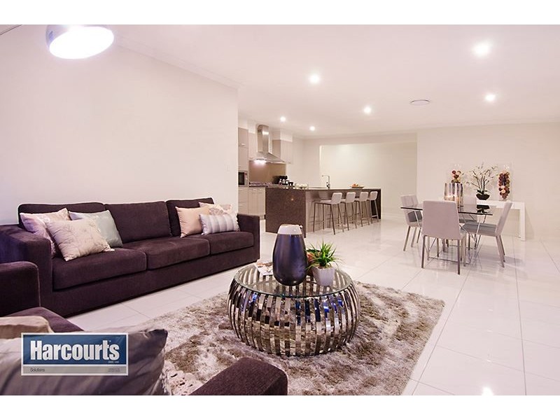 98 Cribb Avenue, Mitchelton QLD 4053