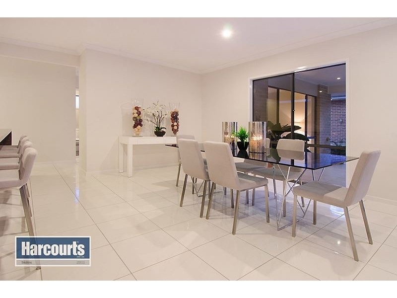 98 Cribb Avenue, Mitchelton QLD 4053