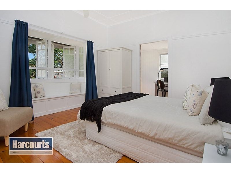 15 Kinnaird Street, Ashgrove QLD 4060