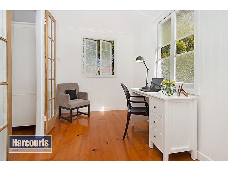 15 Kinnaird Street, Ashgrove QLD 4060