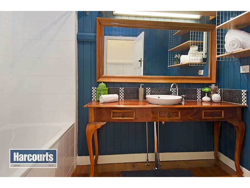 15 Kinnaird Street, Ashgrove QLD 4060