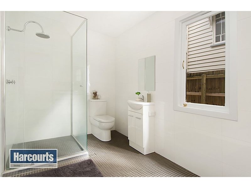 15 Kinnaird Street, Ashgrove QLD 4060