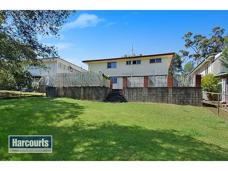 33 Violet Street, Everton Hills QLD 4053