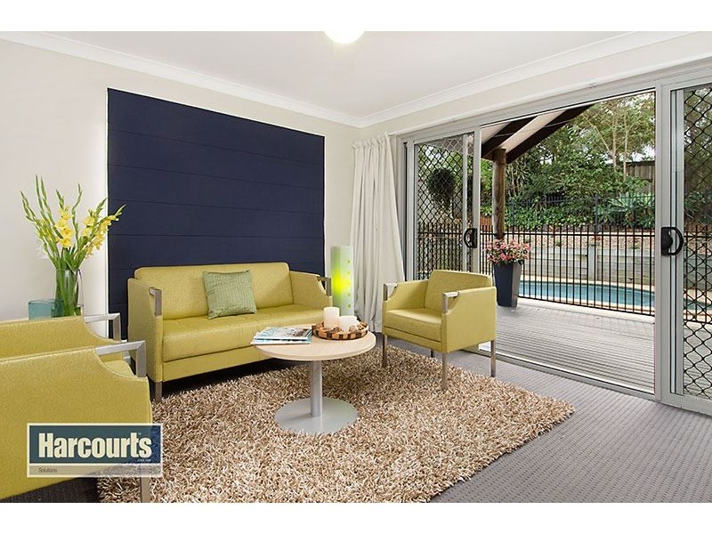 14 Glenwood Place, Ferny Hills QLD 4055