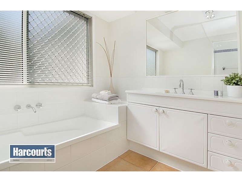 14 Glenwood Place, Ferny Hills QLD 4055