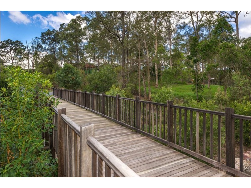 77 Buckland Road, Everton Hills QLD 4053