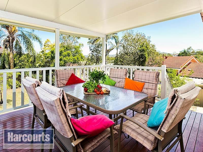 19 Arilpa Crescent, Ferny Hills QLD 4055