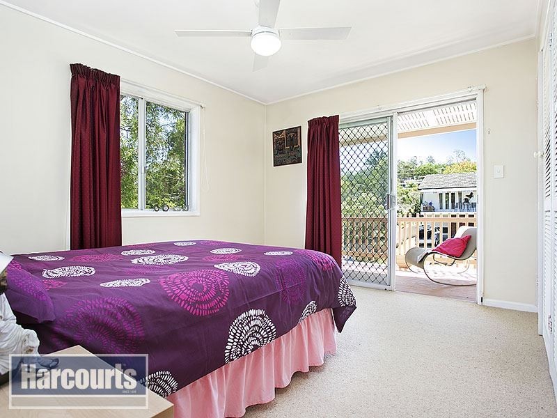 19 Arilpa Crescent, Ferny Hills QLD 4055