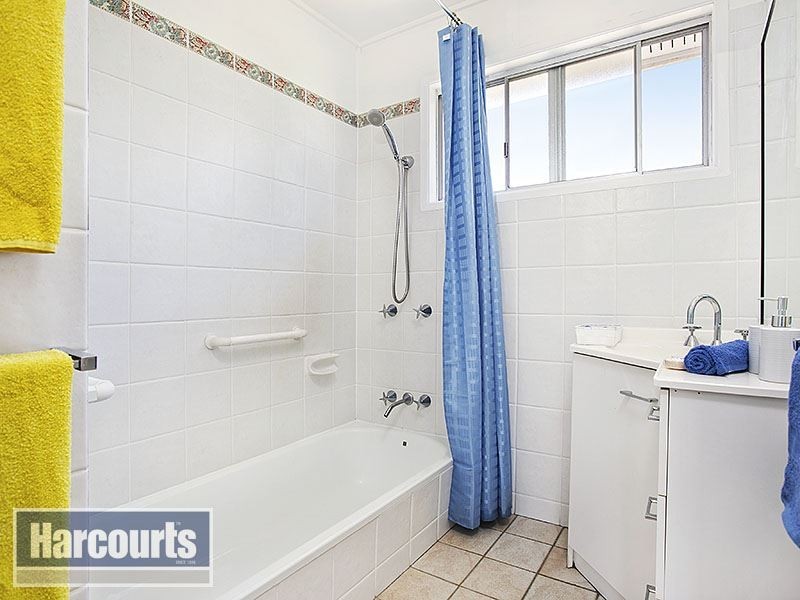 19 Arilpa Crescent, Ferny Hills QLD 4055