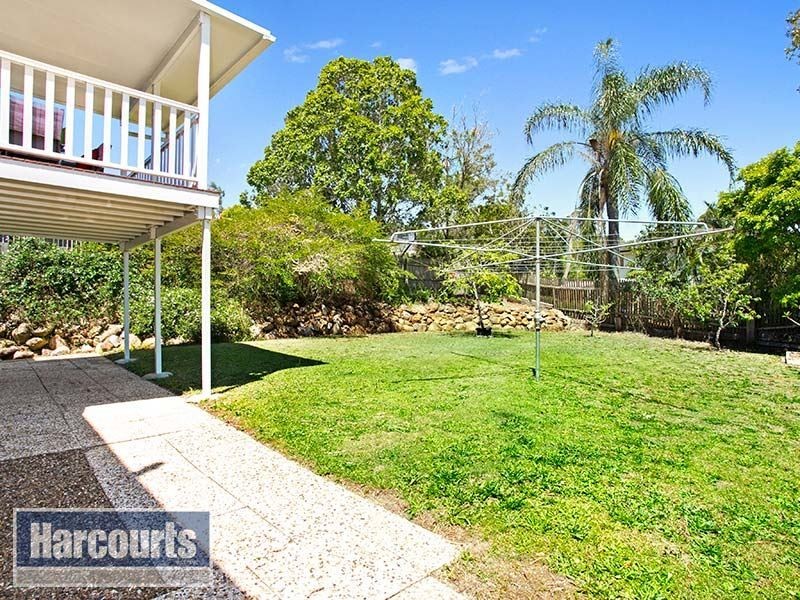 19 Arilpa Crescent, Ferny Hills QLD 4055
