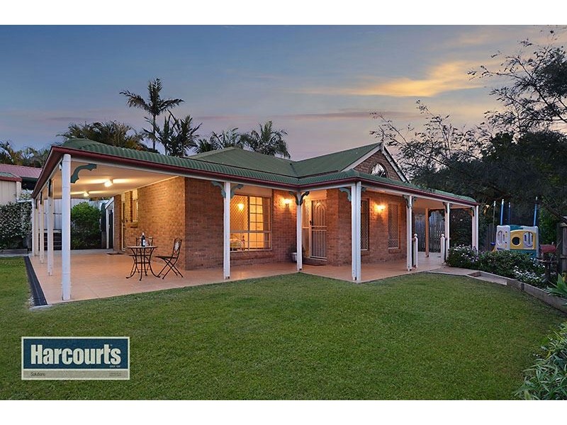 33 Walkers Road, Everton Hills QLD 4053