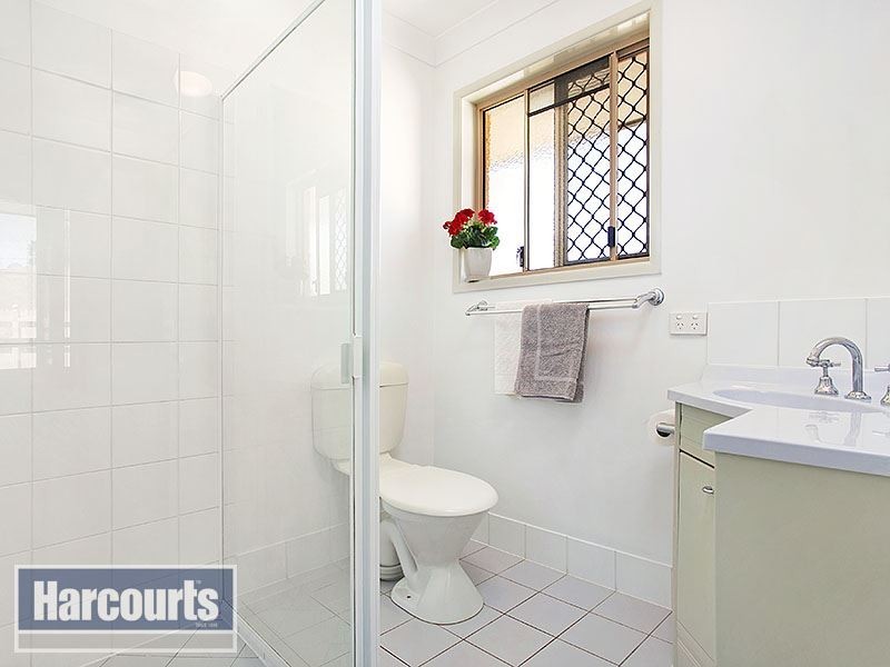 8 Kyeamba Close, Upper Kedron QLD 4055