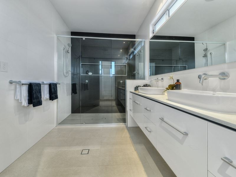 10 Glenholm Street, Mitchelton QLD 4053