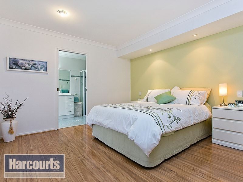 16 Strathmere Place, Upper Kedron QLD 4055
