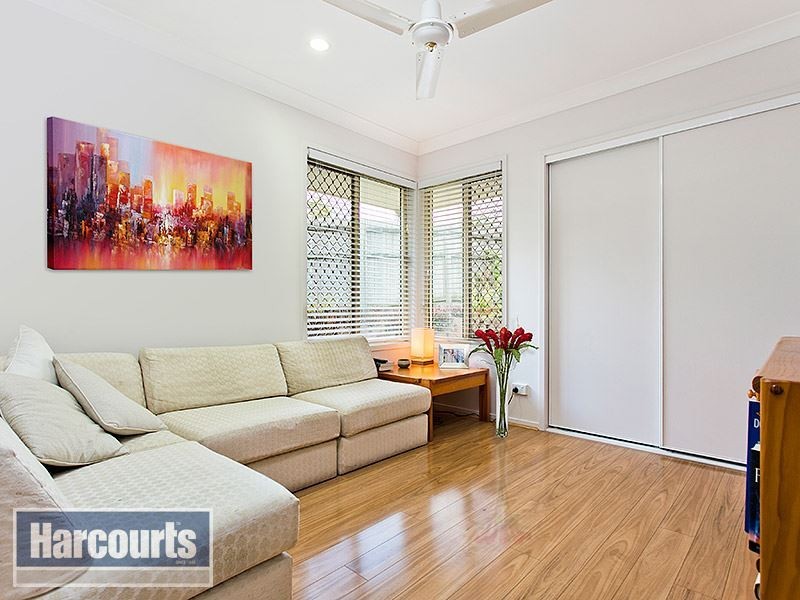 16 Strathmere Place, Upper Kedron QLD 4055