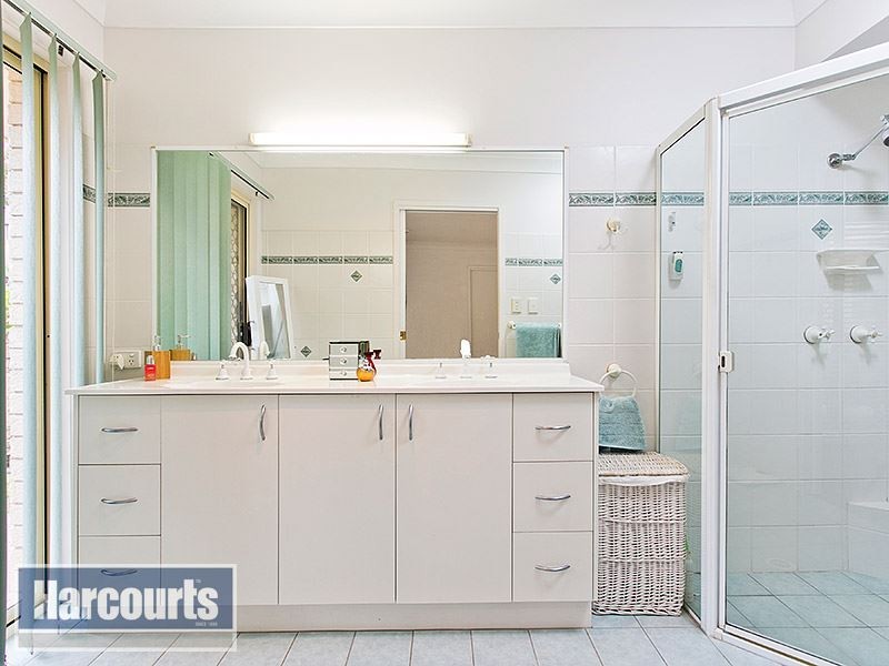 16 Strathmere Place, Upper Kedron QLD 4055