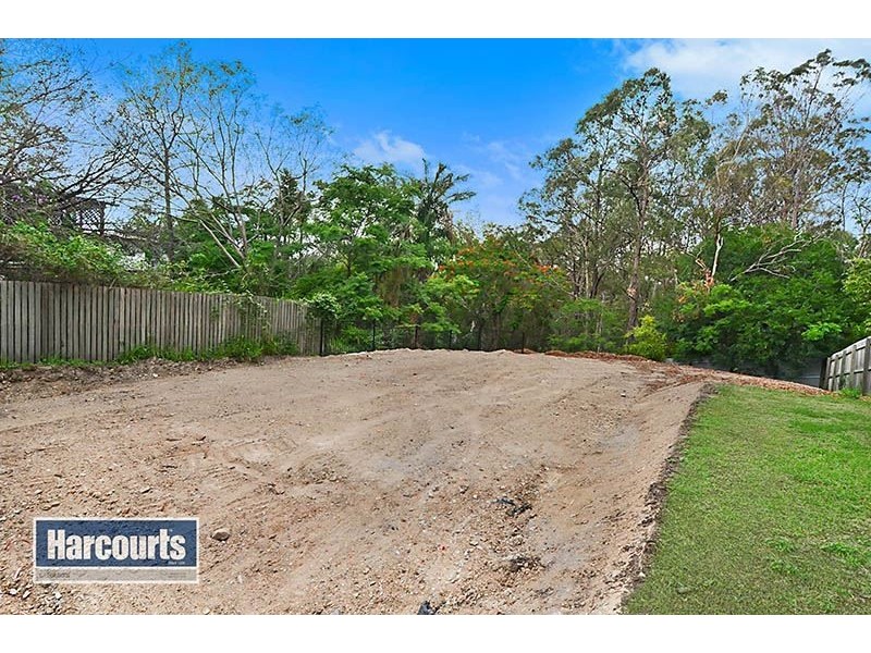 16 Henderson Road, Everton Hills QLD 4053