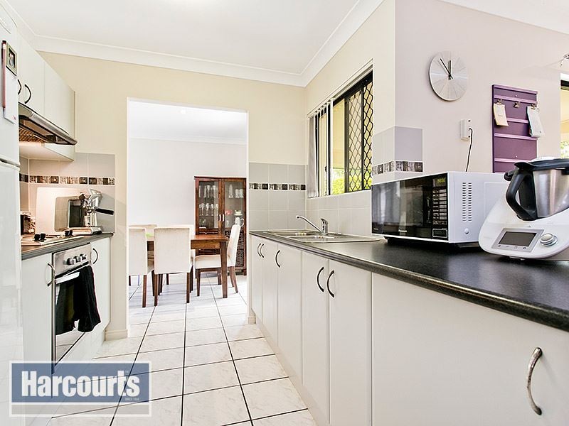 4 Edinburgh Close, Upper Kedron QLD 4055