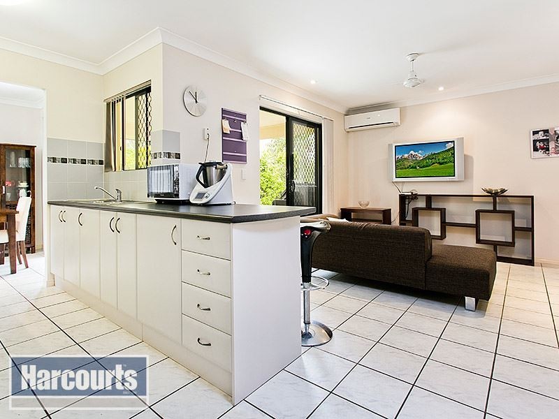 4 Edinburgh Close, Upper Kedron QLD 4055