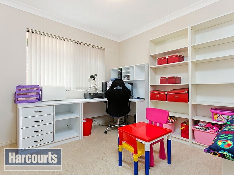 4 Edinburgh Close, Upper Kedron QLD 4055