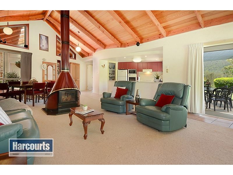 11 Harwood Court, Samford Valley QLD 4520