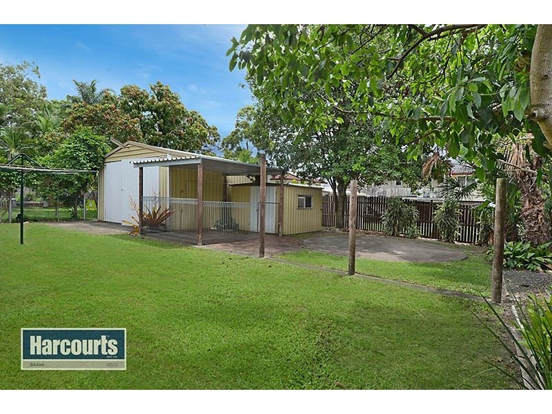 11 Tristania Street, Everton Hills QLD 4053