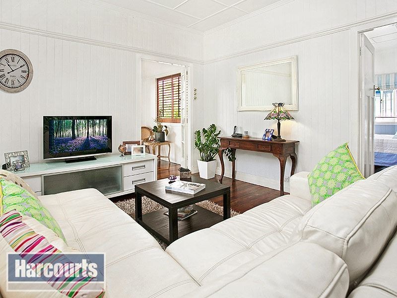 19 Gaunt Street, Newmarket QLD 4051