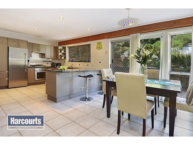 9 Barber Road, Ferny Hills QLD 4055