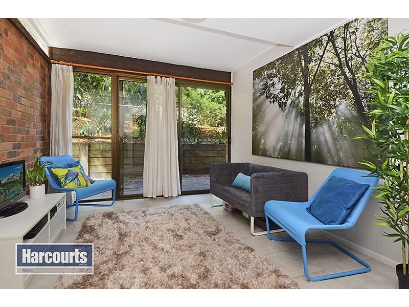 9 Barber Road, Ferny Hills QLD 4055