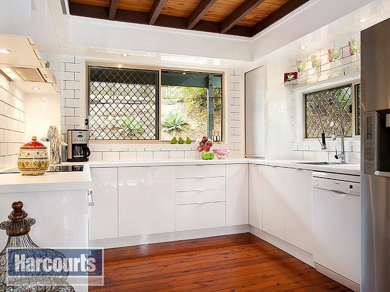 27 Plucks Road, Arana Hills QLD 4054