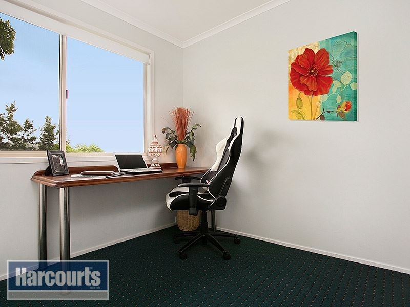 27 Plucks Road, Arana Hills QLD 4054